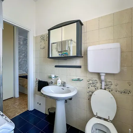 Casa Maddalena - Teatro Clerici, Parcheggio E Metro