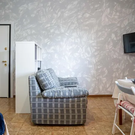 Casa Maddalena - Teatro Clerici, Parcheggio E Metro Appartement