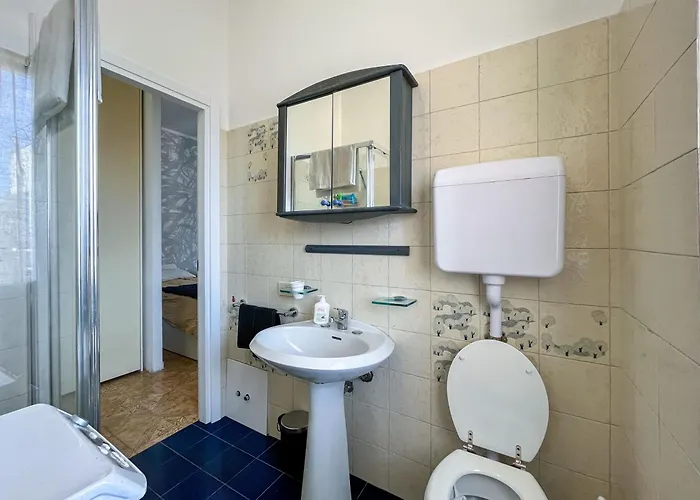 Casa Maddalena - Teatro Clerici, Parcheggio E Metro